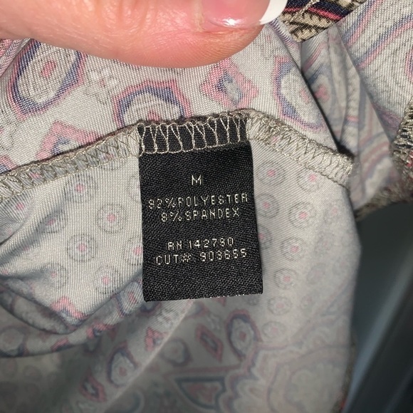 BCBG MaxAzria Women’s Button down Shirt Medium - Picture 4 of 8